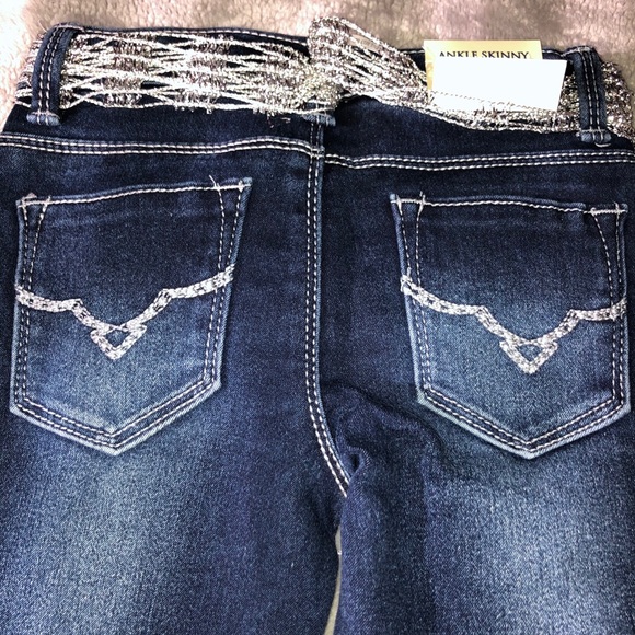 Girls Squeeze Premium Jeans size 4T - Picture 2 of 3